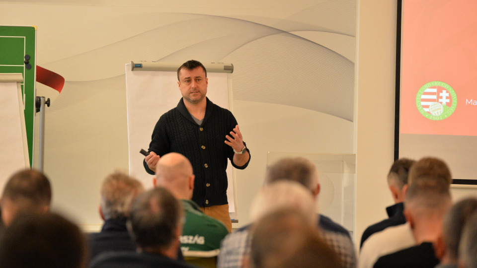 A cél, hogy minél több gyermek focizzon minél hosszabb ideig