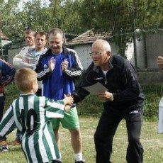 Egervári Sándor és Lisztes Krisztián előtt játszottak a Pest megyei gyerekfocisták